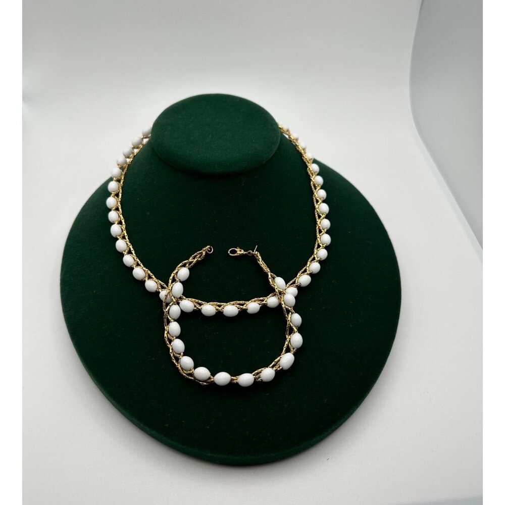 Vintage Monet White Milkart Glass Bead Choker Necklace & Bracelet Set Wrist7-7.5